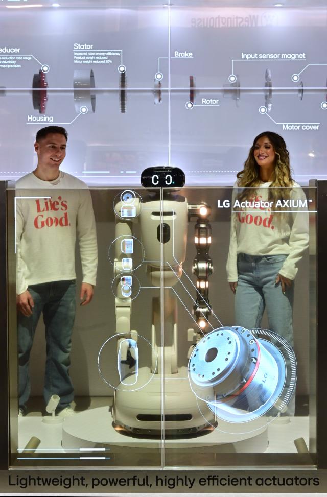 [CES 2026] LG전자 홈로봇 '클로이드' 첫 선… 류재철 "행동하는 AI' 시대" 선언