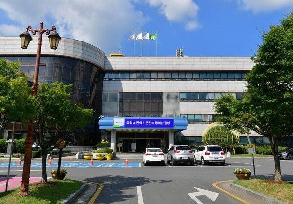 성추행 갑질한 장성군 간부 공무원 대기발령...노조 전면 조사 나서