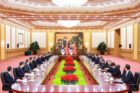 Chinese President Xi Jinping holds talks with Republic of Korea President Lee Jae Myung in Beijing China January 5 2026 Xinhua