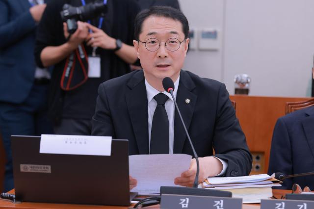 김건, '美 베네수엘라 작전 우려' 與 의원들에 "소음공해 외교 중단해야"