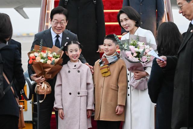 李在明抵达上海