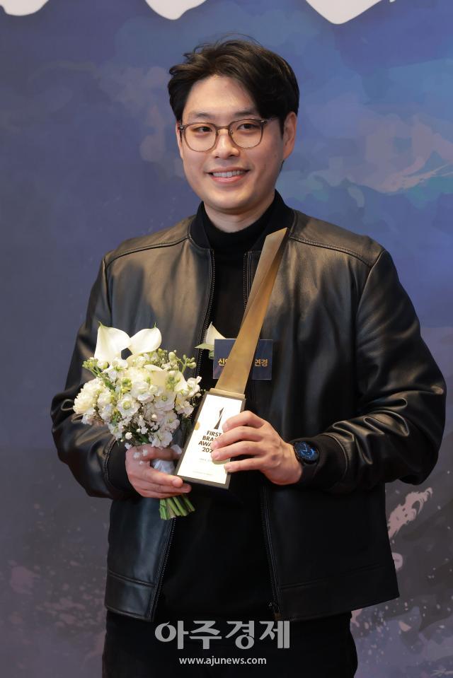 [포토] ​​​​​​​신인감독 김연경 권락희 PD, 2026 대한민국 퍼스트브랜드 대상 수상