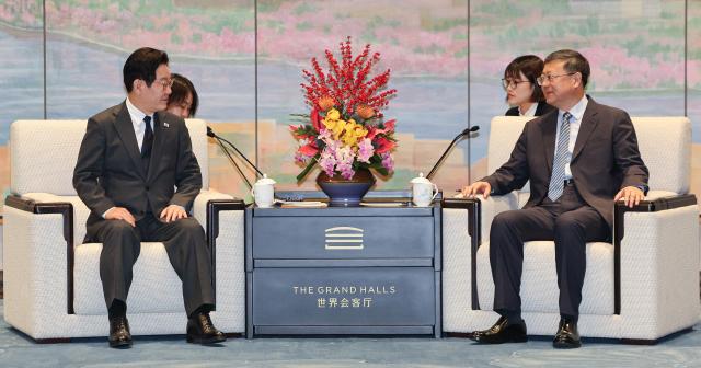 李, 상하이 당서기와 만찬…"中 경제개발계획 이행 과정 韓 성장 기회 기대"