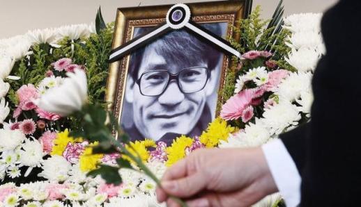 고아라, 故 안성기 추모 눈물 많은 배움 받았던 것 잊지 않겠다