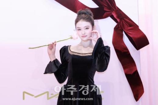 [포토] 엘라, 맥, NEW 파우더 키스 컬렉션 팝업 오픈 기념 포토콜 참석