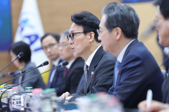 金총리, KAI 현장간담회…"방산 4대강국 진입에 중요한 시점"