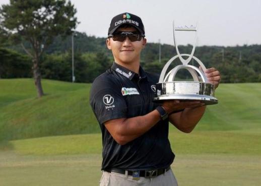 한국 선수 8명, LIV 골프 도전장…시즌 티켓 3장 주인공 될까