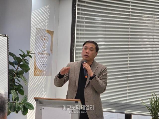 고민균 비큐AI 부사장은 단순 스크랩 방식을 넘어 수집부터 가공 및 유통까지 데이터 전 주기를 통합 지원해 플랫폼 종속을 끊고 언론사의 협상력을 높이겠다고 설명했다 사진선재관 기자
