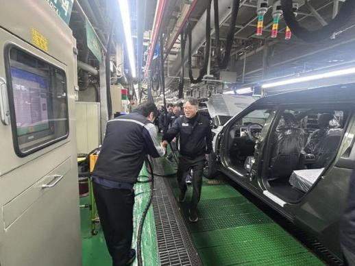 곽재선 회장, KGM·KG스틸 생산 현장 방문…임직원 소통 확대