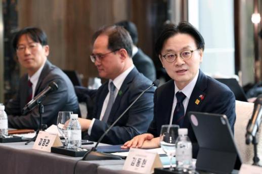 암참 만난 김정관 산업장관 한미, 첨단·미래 산업 중심 투자 협력 강화