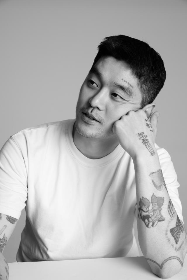 최하늘 작가 사진조성현 
