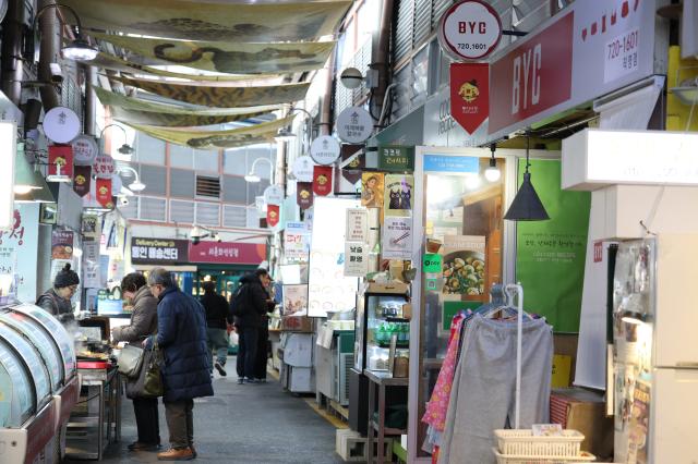 [전략은 나왔다, 내수는?] 새해에도 여전한 고환율…'장밋빛' 민간소비 걸림돌
