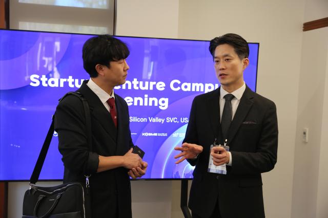 노용석 중소벤처기업부 제1차관이 지난 9일현지시간 미국 샌프란시스코 실리콘밸리에서 열린 ‘스타트업·벤처 캠퍼스이하 SVC 개소식’에서 아주경제 기자와 인터뷰를 하고 있다 사진아주미디어그룹 샌프란시스코 특별취재단