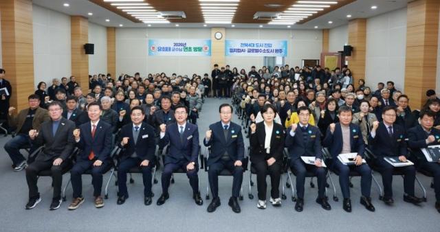 유희태 완주군수 "소양 복합체육시설·구이저수지 둘레길 속도"