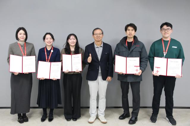 이스타항공, 기내 난동 제압한 '안전 기여 직원' 포상