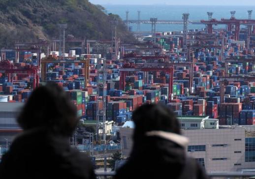 작년 1인당 GDP 3년 만에 감소…22년만에 대만에 추월