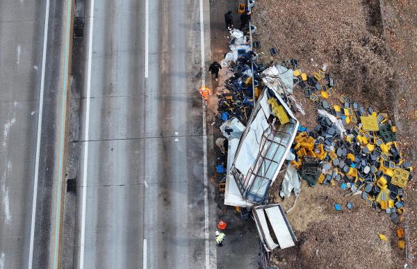 국토부 "서산영덕고속道 사고 원인 철저히 규명...엄중 조치"