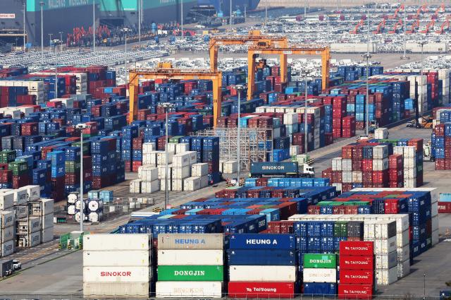 1月1～10日の韓国輸出2.3%減…一日平均輸出額は4.7%↑