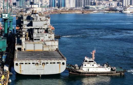 US Navy ship arrives in Busan for repair work by HJ Shipbuilding