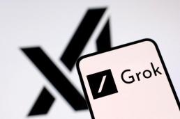 팔순 앞둔 트럼프 내 건강 완벽...건강이상설 거듭 반박