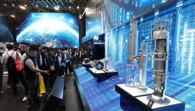 두산이 가스터빈·SMR 꺼내든 이유…AI 전력 전쟁 승부처는 인프라