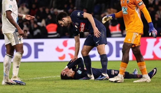 PSG 슈퍼컵 5연패 불발되나…프랑스컵서 '승격팀' 파리 FC에 '발목'