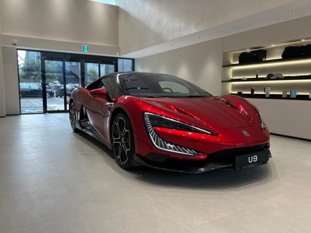 BYD AUTO 전주 전시장에 진열된 차량 모습 사진BYD코리아 