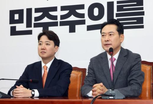 ​​​​​​제명 처분 김병기, 자진 탈당 또 거부…與 내부선 물러설 줄 알아야