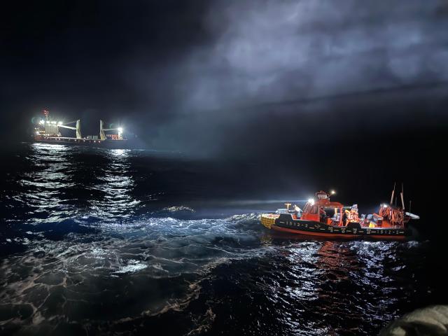 2차 연결색 연결 단정 이용 연락색 전달 하는 사진 사진동해해경청