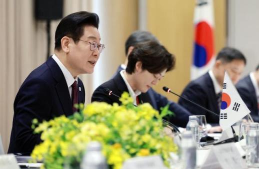 ​​​​​​제명 처분 김병기, 자진 탈당 또 거부…與 내부선 물러설 줄 알아야