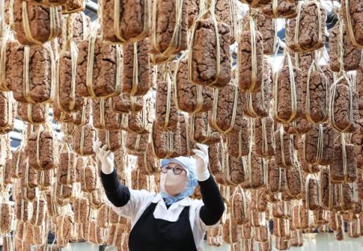 韩国农场忙晒酱曲