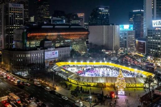 서울광장 스케이트장 이용객 10만명 돌파...일 평균 4000여명 방문