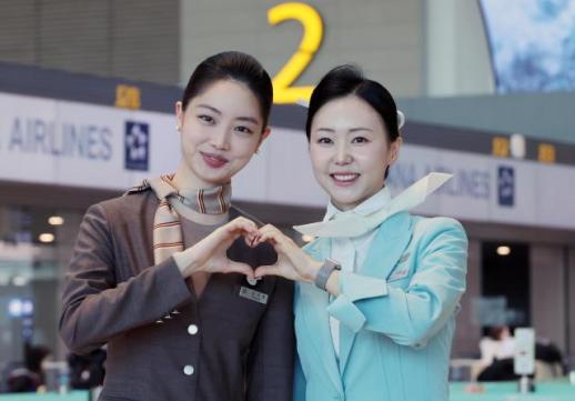 两大航司员工同现仁川机场二号航站楼