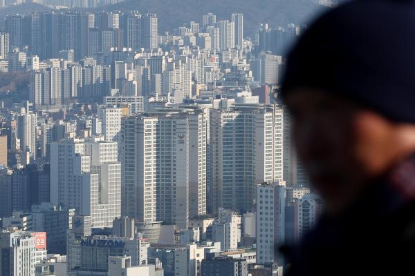 입주절벽에 집값 치솟는데 '규제완화' 없다는 정부...전문가들 "집값 불안 지속"
