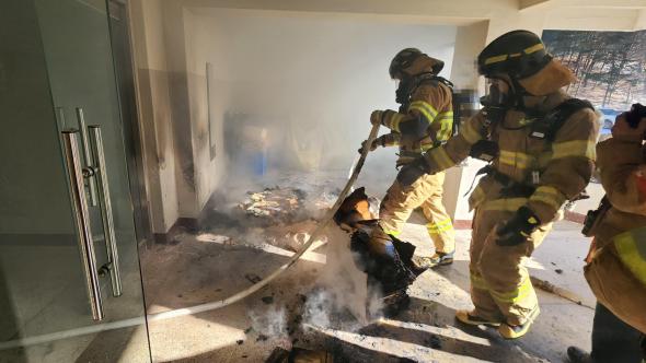 군포소방, 산본동 아파트 로비층 화재 신속 진화