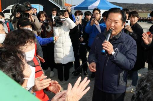 李대통령, 서울 도착…외교 성과 가다듬고 국내 정국 구상