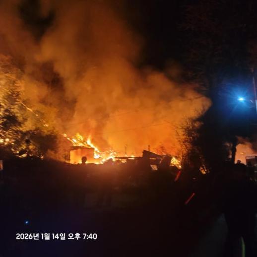 경북 영천 야산 산불…1시간여 만에 주불 진화