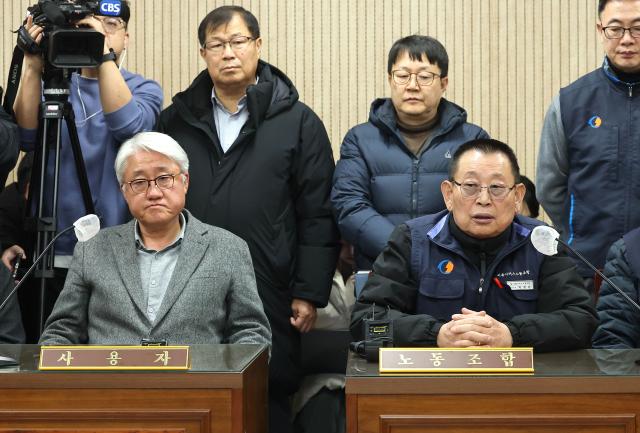 서울 시내버스, 15일 첫차부터 운항 재개...노사 협상 극적 타결