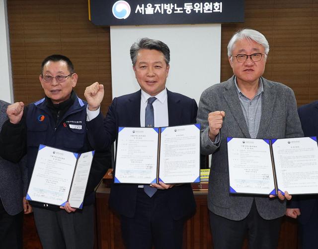 首尔公交结束罢工恢复正常运行