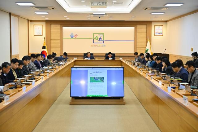 지난해 11월 민선 8기 주요 인프라 구축사업 점검회의 당시시청 디지털상황실 사진속초시