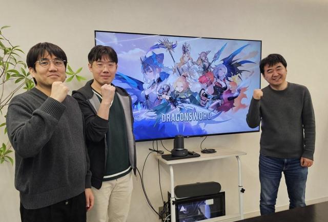 드래곤소드 개발진 인터뷰 사진 왼쪽부터 장윤진 하운드13 PD 곽노찬CD 박정식 대표 사진웹젠