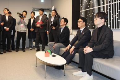 김민석 총리, 넥슨 찾아 게임은 K-콘텐츠 핵심... 세계 3위 강국 도약