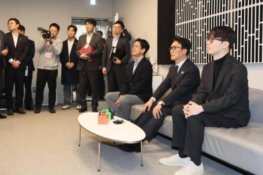 [오늘의 뉴스 종합] 개인정보 유출 카카오, 151억 과징금 불복 소송 패소…법원 처분 적법 外