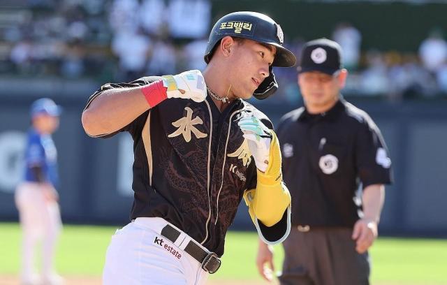 'MVP급 활약한 신인왕' 안현민, 연봉 446% 인상…kt 새 역사