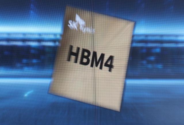 Memory chips take center stage in AI-driven semiconductor boom