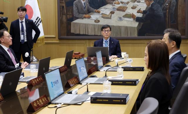 이창용 한국은행 총재 금융통화위원회 본회의 주재   2026115 공동취재
   