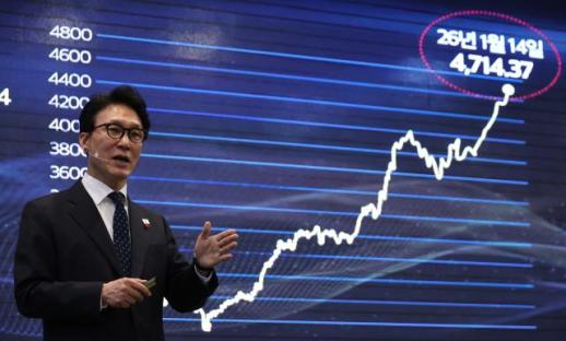 경찰, 김병기 사라진 금고 행방 추적…차남 자택서 CCTV 확인