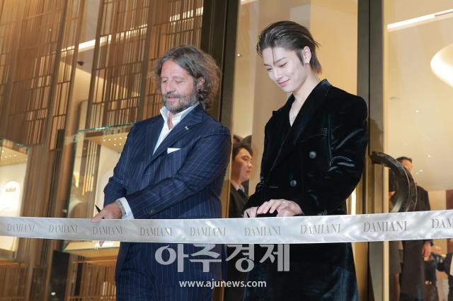 [포토] 까사 다미아니 청담 오픈 기념 테이프 커팅식 갖는 귀도 다미아니 회장과 아이엔