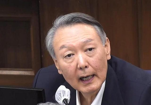 12·3 비상계엄 관련 내란 우두머리 혐의로 기소된 윤석열 전 대통령이 지난 13일 서울 서초구 서울중앙지방법원 417호 형사대법정에서 열린 내란 우두머리 혐의 결심공판에서 최후진술하고 있다 사진서울중앙지법