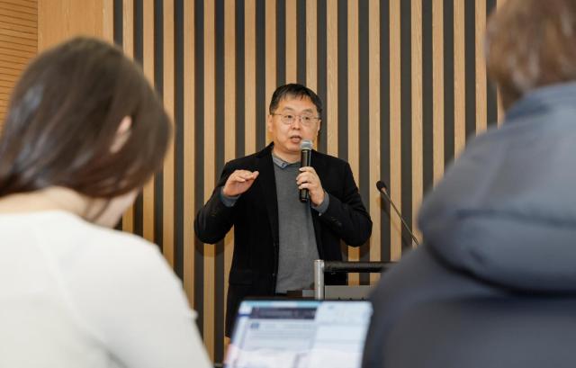 발표를 하고 있는 양진수 현대차그룹 HMG경영연구원 모빌리티산업연구실장